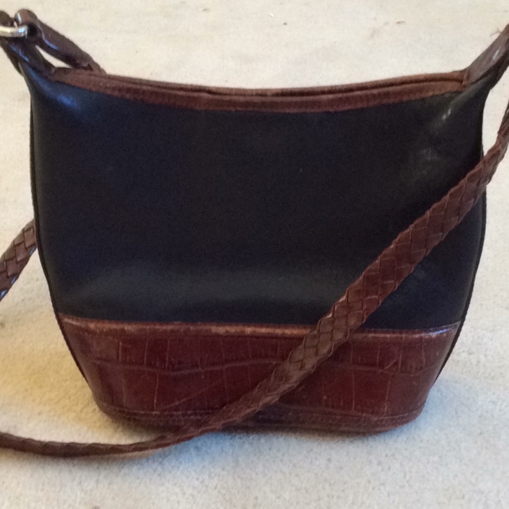 Brighton Vintage weaved strap shoulder bag.